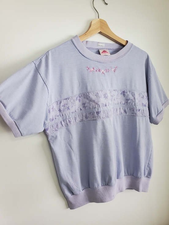 Vintage Tops - Vintage 80s Large Top lady Footlocker Bubble T-shirt Oversized Flower Embroidery